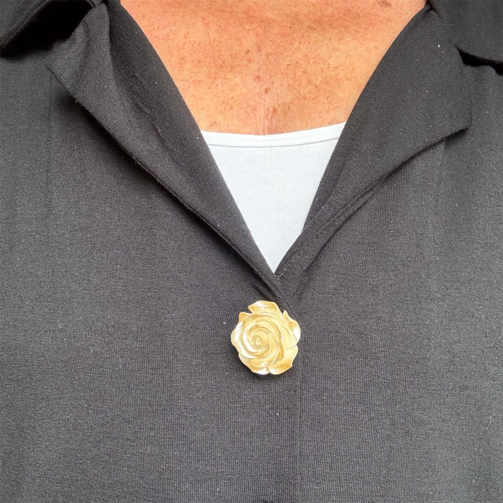 Decoratieve knoopbroche met roos - Afbeelding 3
