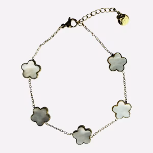 Schelpbloemen armband