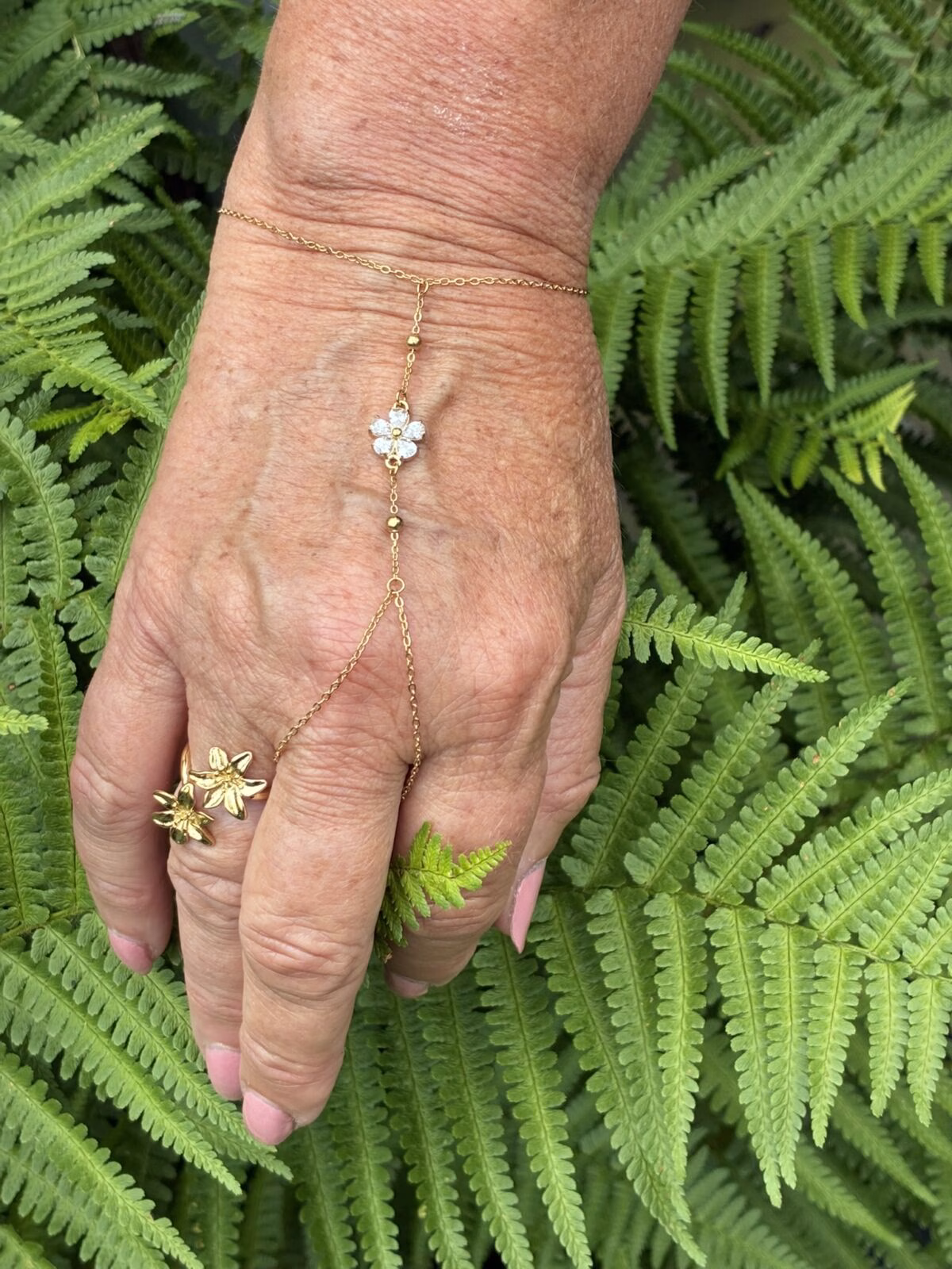 Zirkonia Bloem Hand Ketting - Afbeelding 3