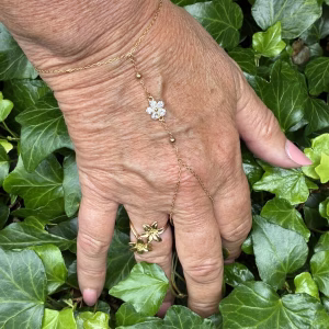 Zirkonia Bloem Hand Ketting