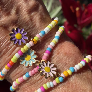 Kralen armbandjes set met bloem